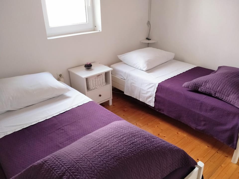 Cheerful two bedroom cottage with panoramic view in Celina House in Split-Dalmatia County