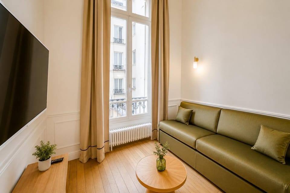 Appartement de standing 1 – tour Eiffel/Invalides Apartment in Paris