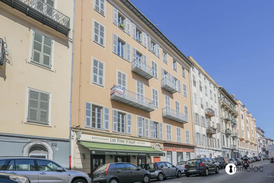 Air-conditioned studio in the Port of Nice Apartment in Nice
