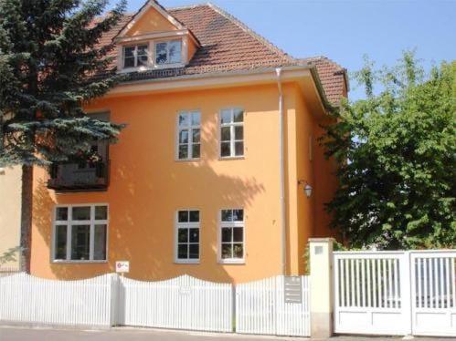 Facade/entrance, Day