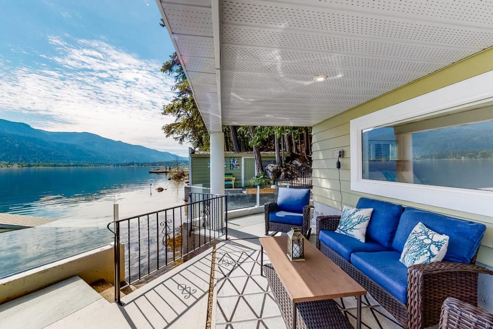 Brooks Lake House House in British Columbia