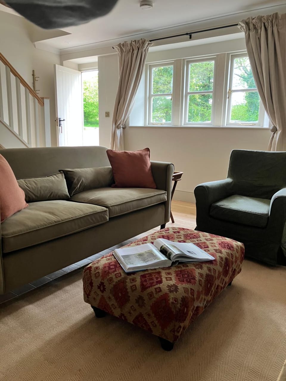 Living room, Seating area