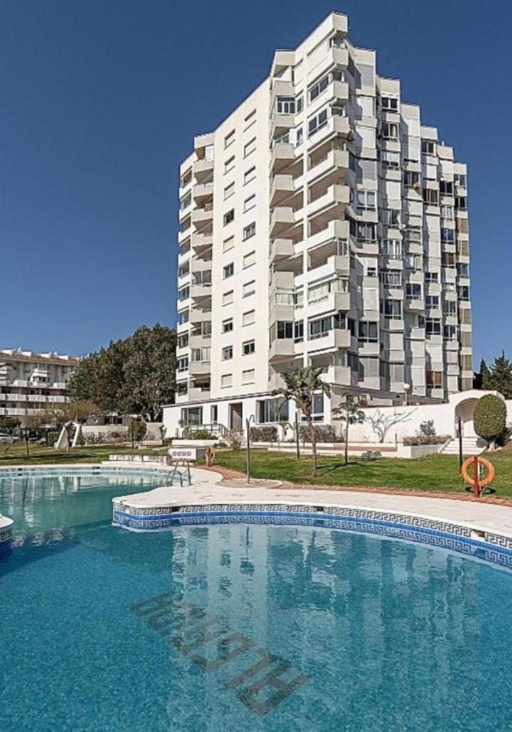 Espectacular apartamento, urbanización primera linea de playa Apartment in Sitio de Calahonda