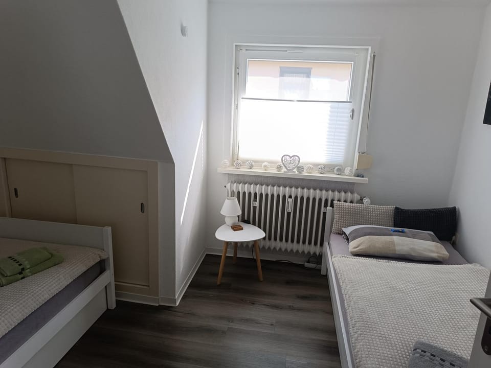 Bed, Photo of the whole room, Seating area, Bedroom