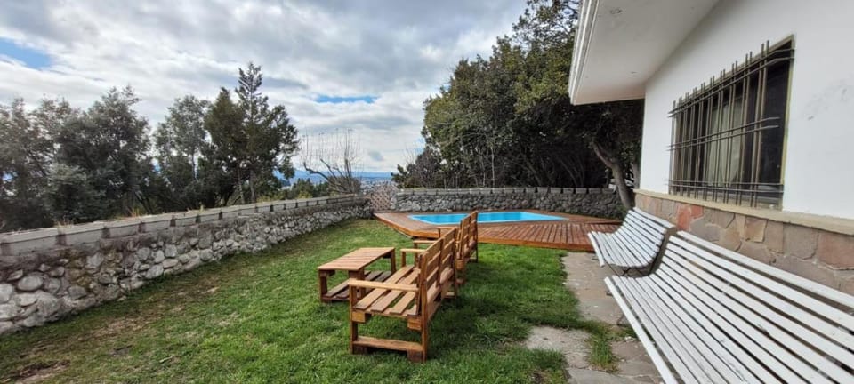 Casa Cerro Dorado vista al lago House in San Carlos Bariloche