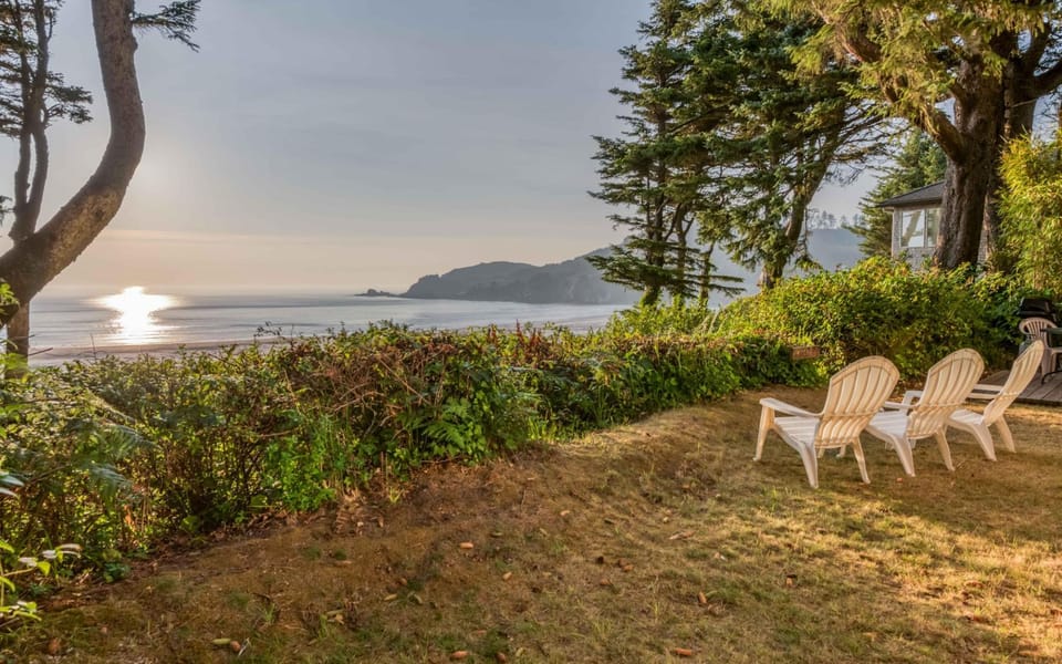 Agate Beach Oceanfront Lodge House in Newport