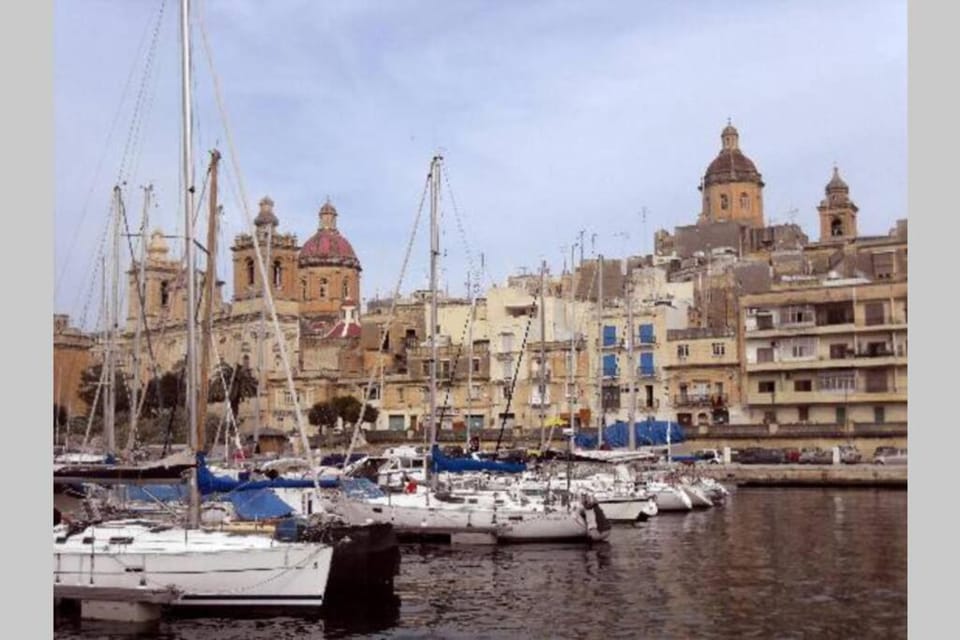 Vittoriosa holiday apartment rental with Ac Apartment in Malta