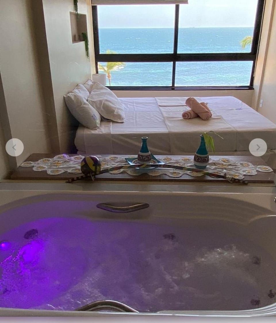 Bed, Natural landscape, Hot Tub, Bathroom, Photo of the whole room, Bedroom, Sea view, Bath, towels