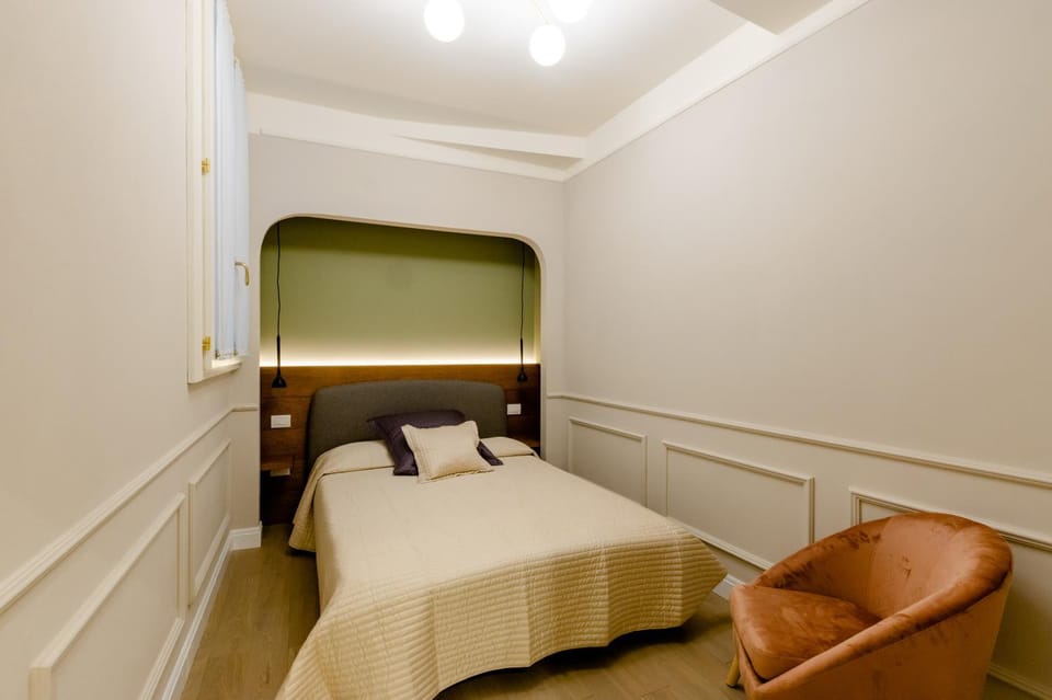Art Apartment Luxury Santo Spirito suite Apartment in Florence