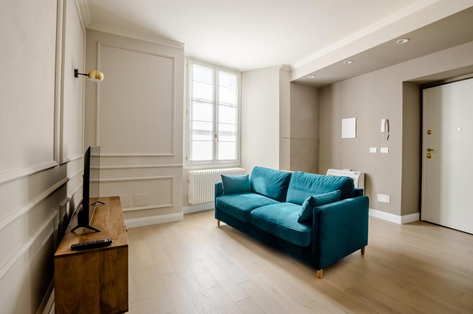 Art Apartment Luxury Santo Spirito suite Apartment in Florence