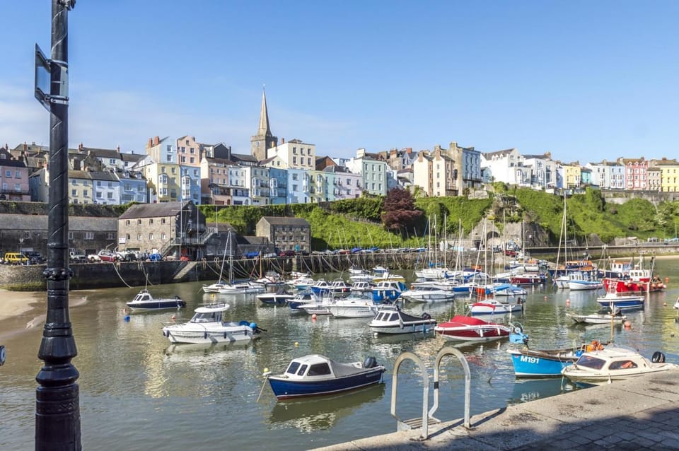 Tipyn O Haul - 1 Bedroom Apartment - Tenby Apartment in Wales