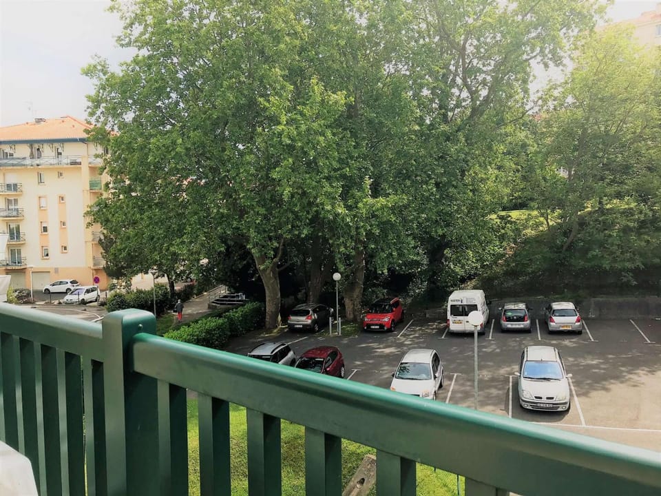 Bel Apt Moderne, 1 Chambre, Balcon, Ascenseur, Parking, Proche Commerces, 10 min Plages - FR-1-3-521 Apartment in Anglet