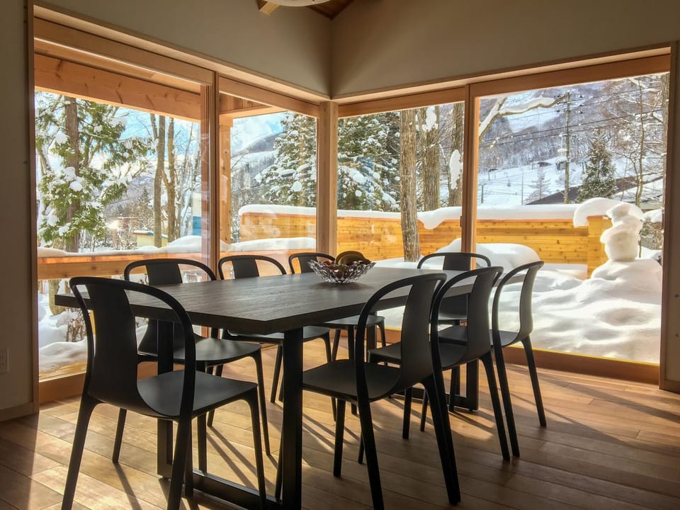 Dining area, Garden view