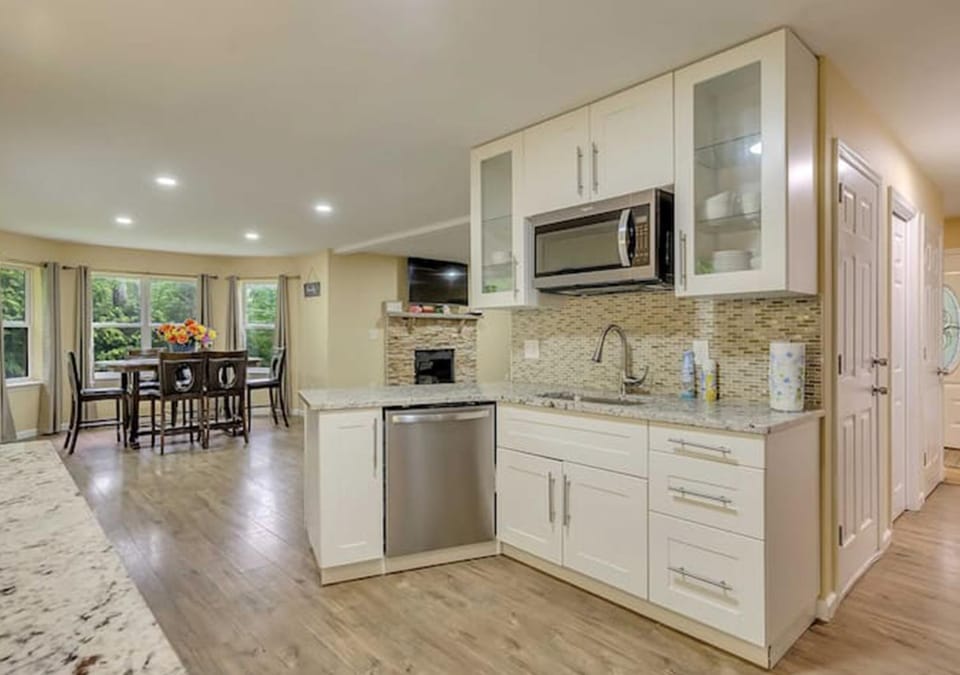 Dining area, kitchen, kitchen