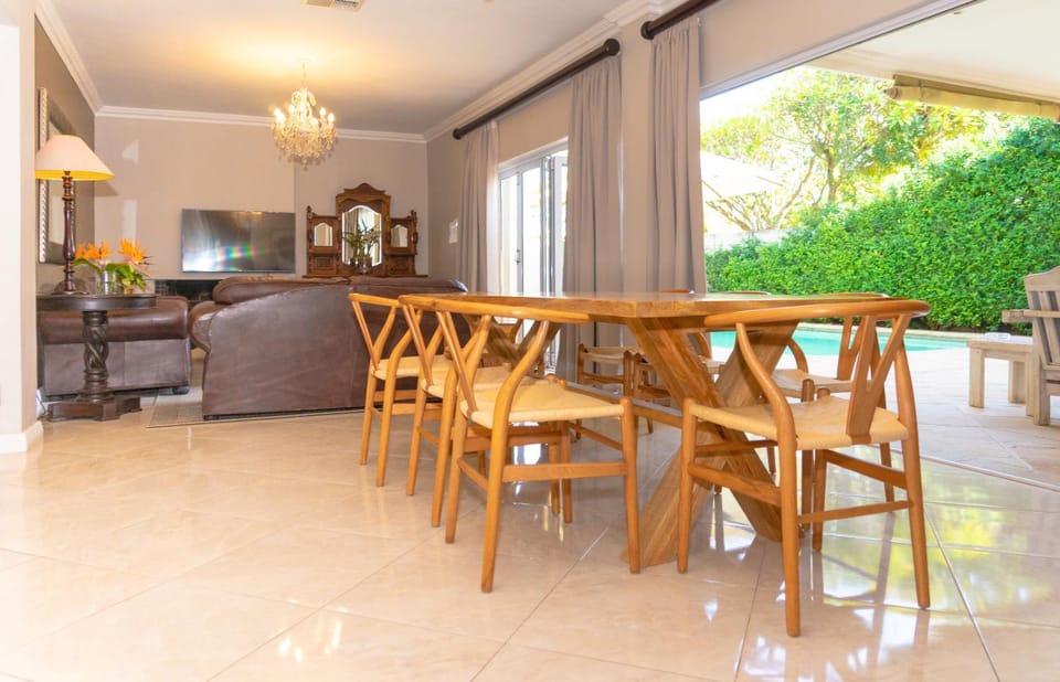 Communal lounge/ TV room, Dining area