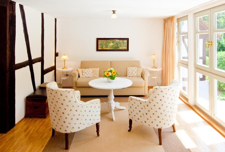 Living room, Photo of the whole room, Seating area