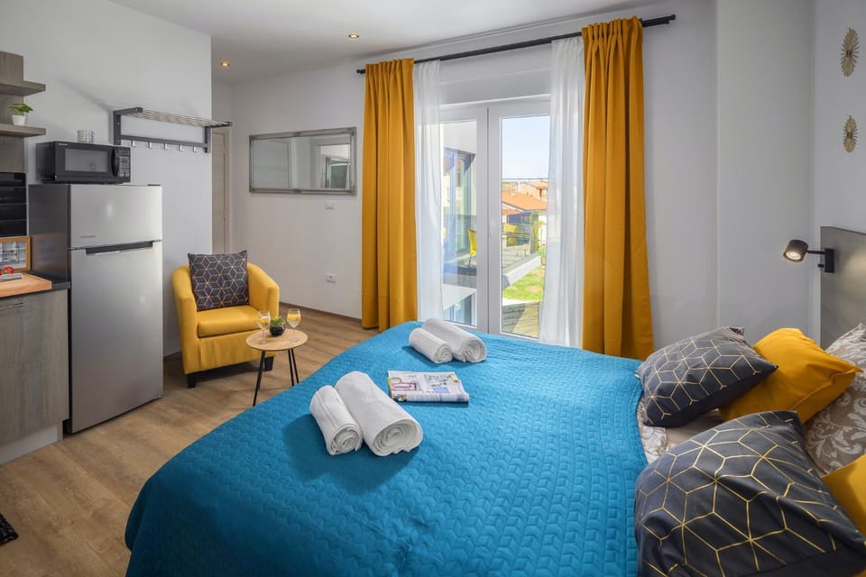 Bed, Photo of the whole room