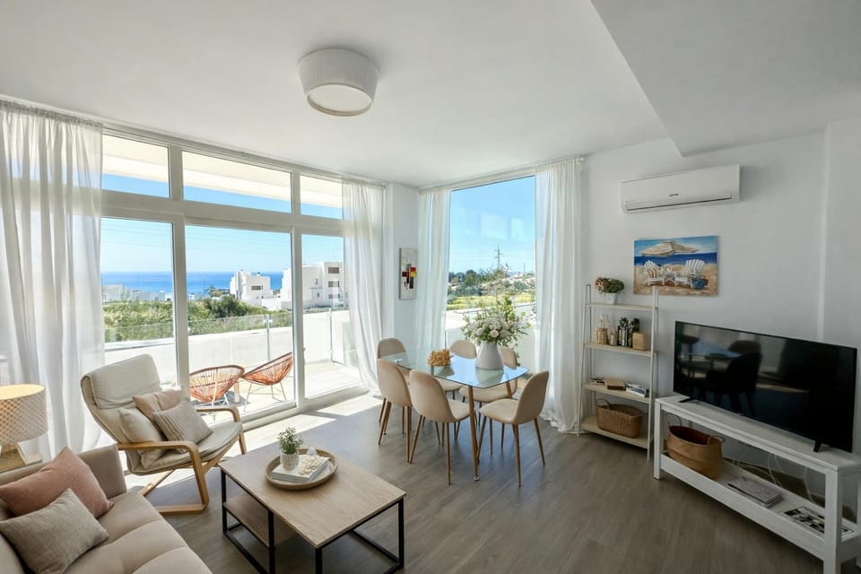 TV and multimedia, Living room, Dining area, Sea view