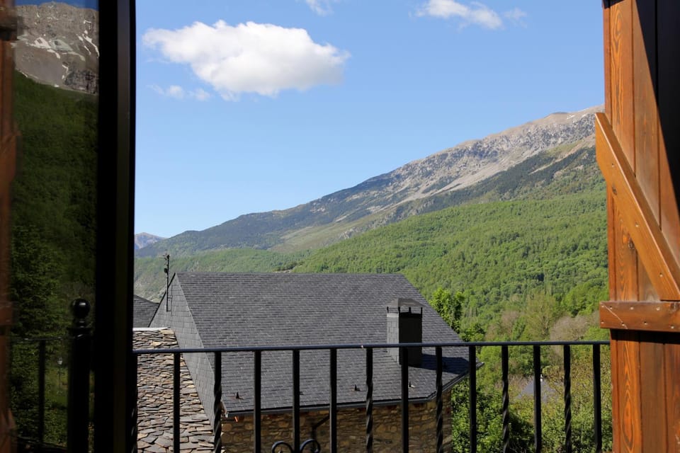 Casa Los Huertos Country House in Catalonia