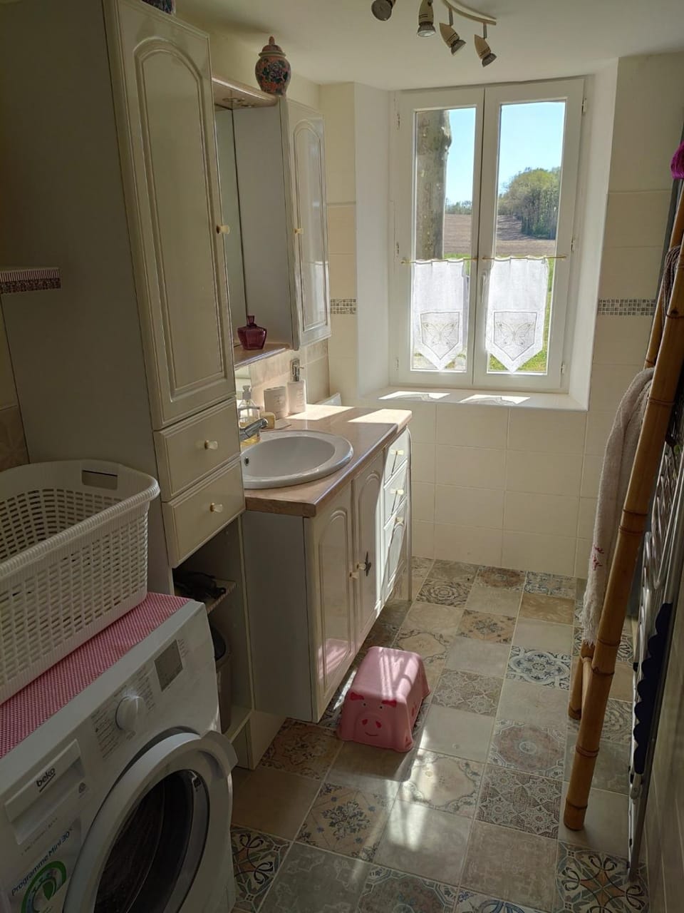 Bathroom, washing machine