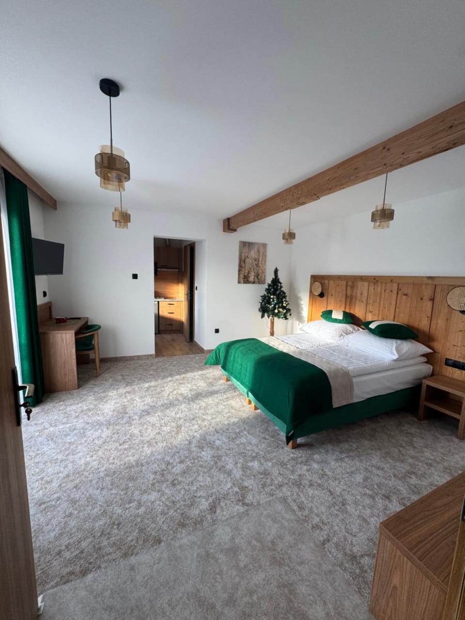Photo of the whole room, Bedroom
