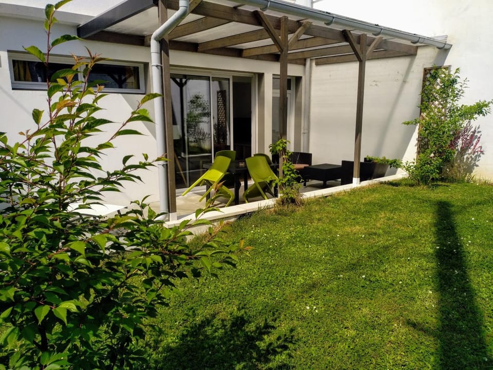 Patio, Garden view