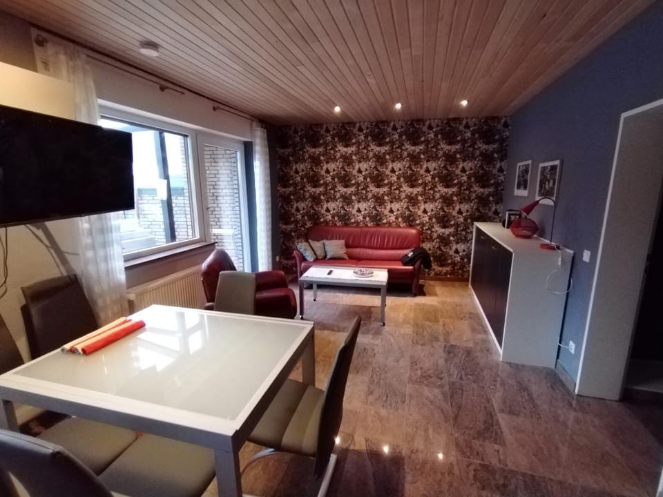 Living room, Food