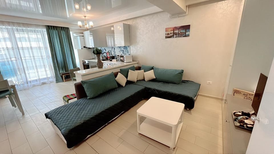 TV and multimedia, Kitchen or kitchenette, Living room, Dining area