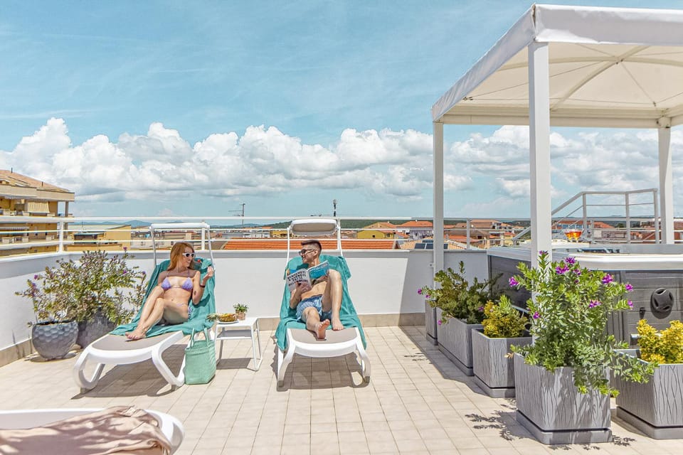 Spring, Hot Tub, View (from property/room), Other, Area and facilities, Entertainment, Seasons, Sunset, Open Air Bath, sunbed, towels, VIP