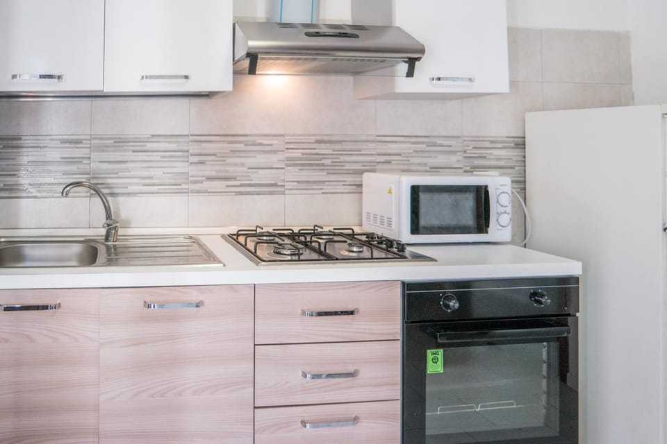 Kitchen or kitchenette, Communal kitchen