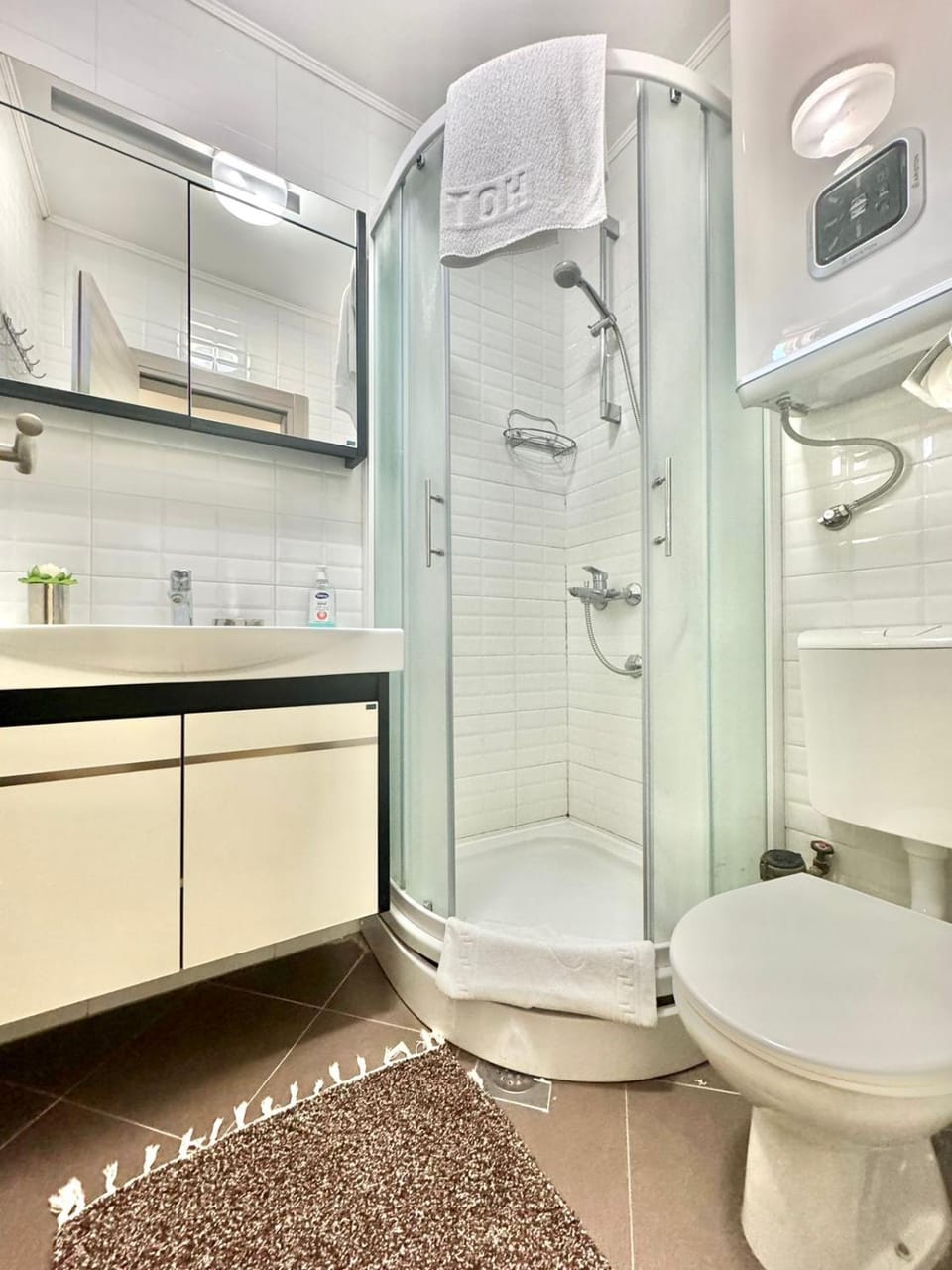 Bathroom, Bath, towels