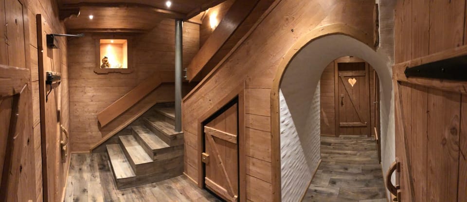 Lounge or bar, Area and facilities