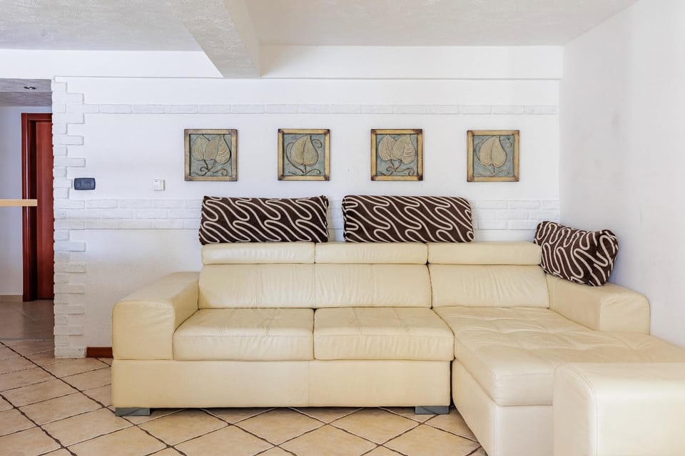 Rafailovici Bianca - first line Apartment in Budva Municipality