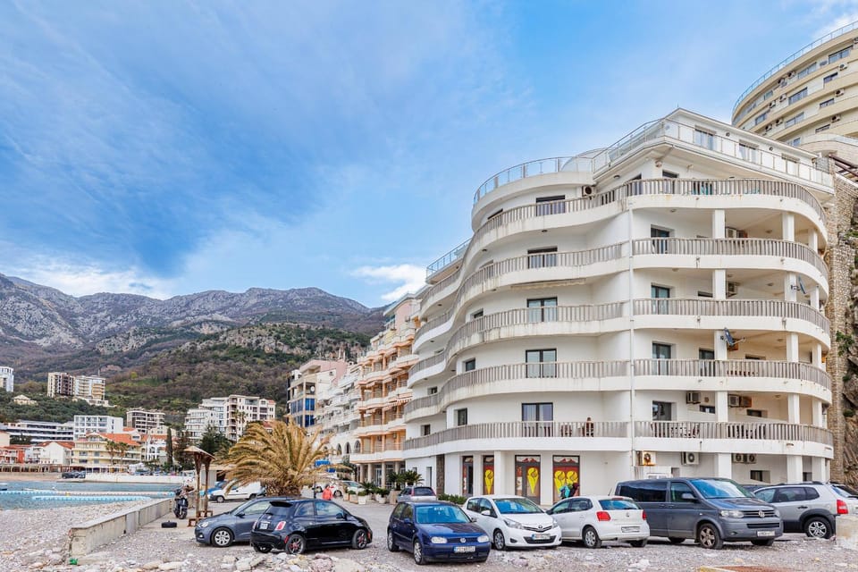 Rafailovici Bianca - first line Apartment in Budva Municipality
