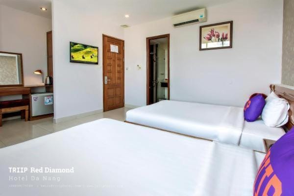 Red Diamond Hotel Hotel in Da Nang