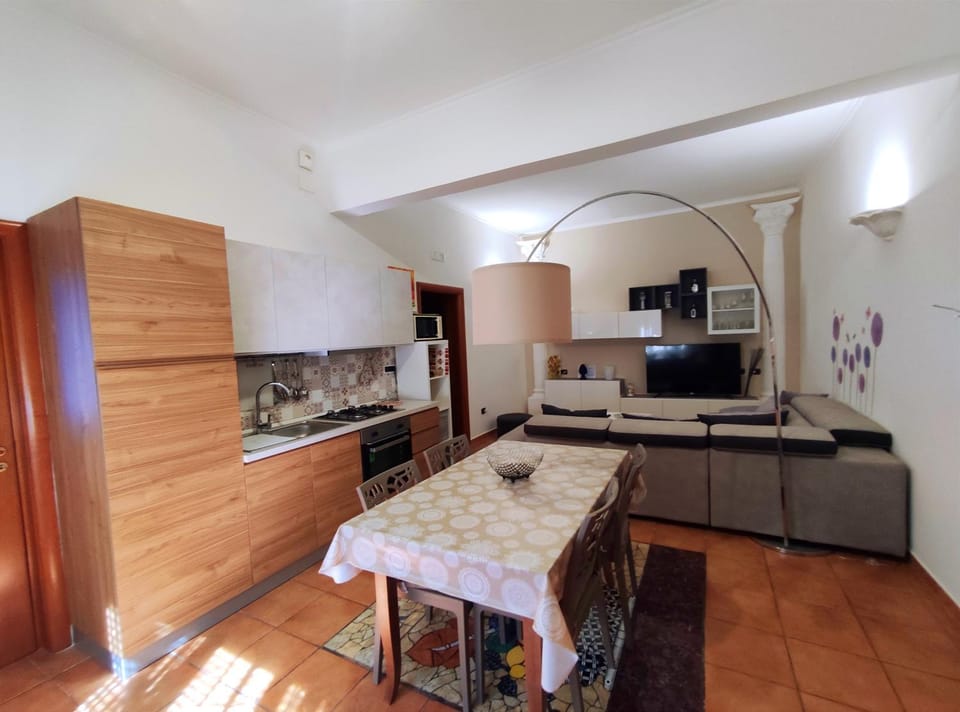 Living room, Dining area, Communal kitchen