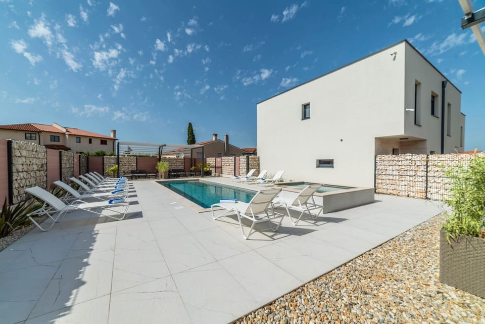 Patio, Swimming pool