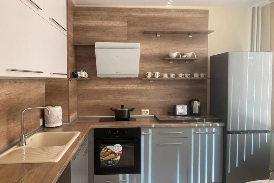 Coffee/tea facilities, Kitchen or kitchenette, pet friendly, stove