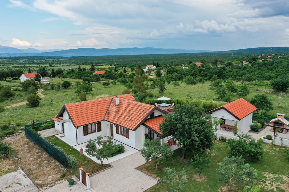 Property building, Natural landscape, Bird's eye view, Mountain view