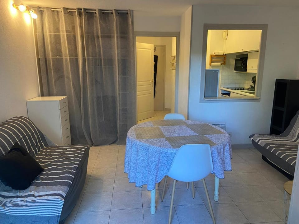 Iago lodge azur, 5 minutes à pied de la plage Apartment in Fréjus