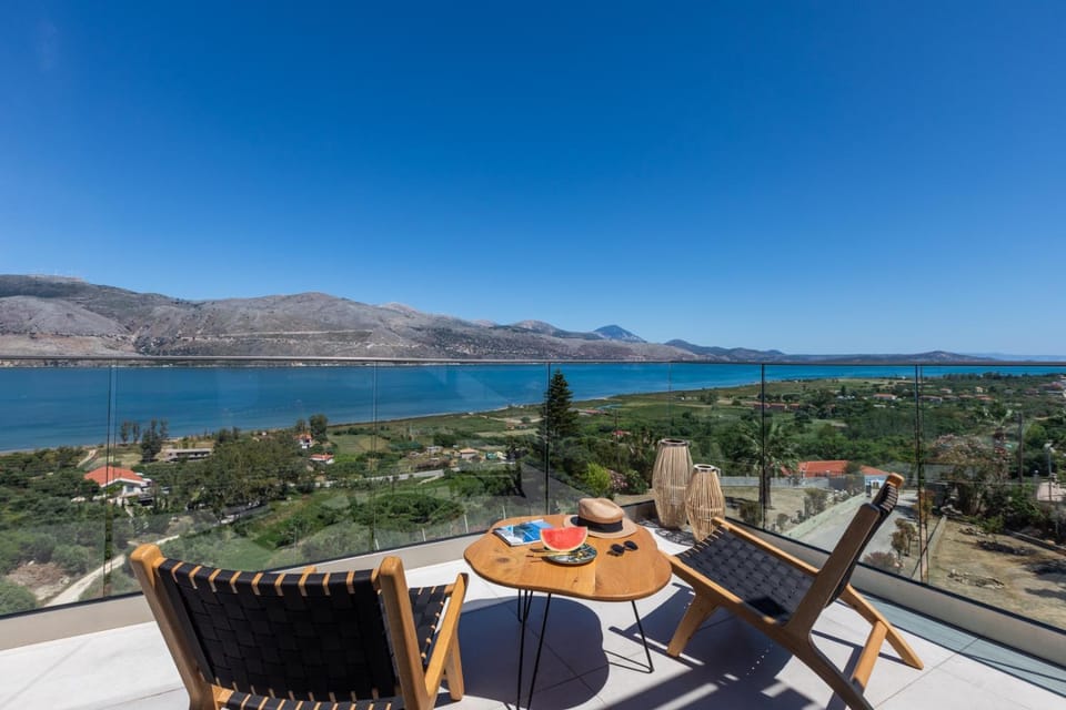 Property building, Balcony/Terrace, Sea view