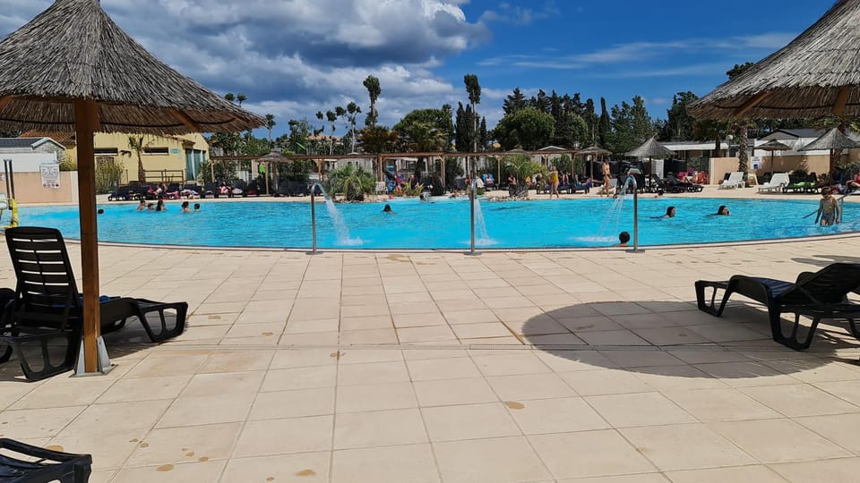 Les sable du midi 3 Campground/ 
RV Resort in Occitanie