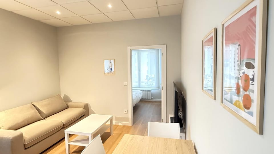 TV and multimedia, Living room, Dining area