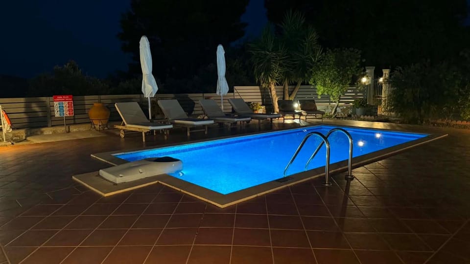 Villa Ouranos in Pefkias Villa in Sporades, Greece