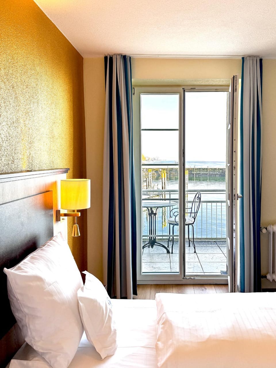 View (from property/room), Balcony/Terrace, Lake view