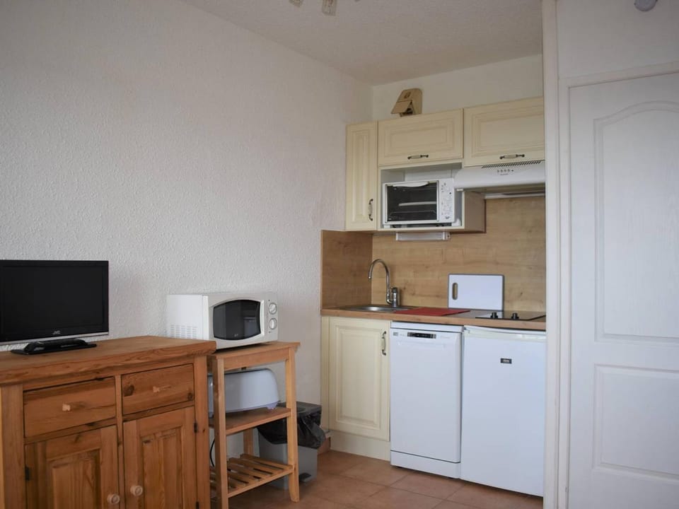 Studio Cabine 4 Pers - Confort & Vue Pyrénées - FR-1-580-38 Cabin in Bolquère