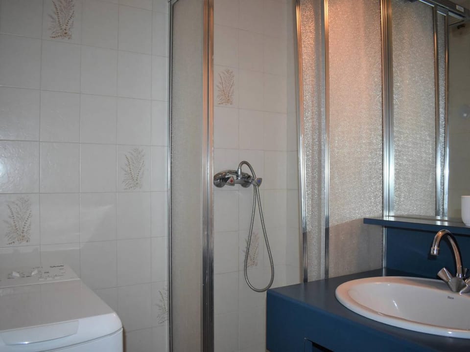 Studio Cabine 4 Pers - Confort & Vue Pyrénées - FR-1-580-38 Cabin in Bolquère