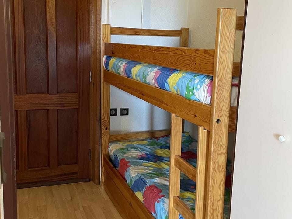Studio Cabine Confortable avec Balcon au Sud à Font-Romeu - FR-1-580-52 Cabin in Bolquère