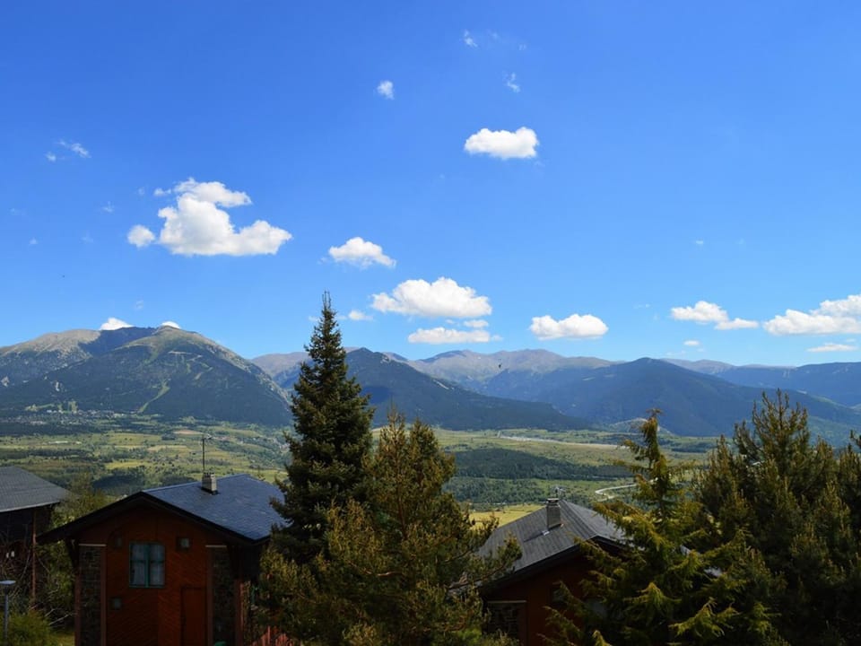 Studio Cabine Confortable avec Balcon au Sud à Font-Romeu - FR-1-580-52 Cabin in Bolquère