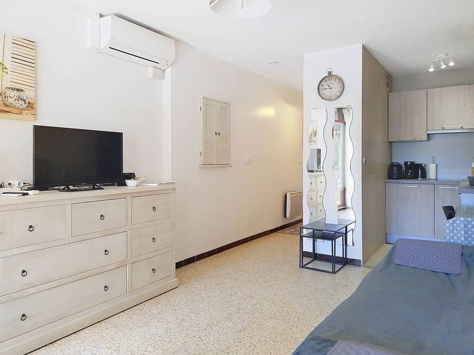 Studio rénové climatisé avec parking à La Favière - FR-1-610-65 Apartment in Bormes-les-Mimosas